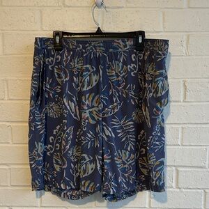 NWOT Kirkland Signature Blue Leaf Patterned Swim Trunks Size XXL Very Nice